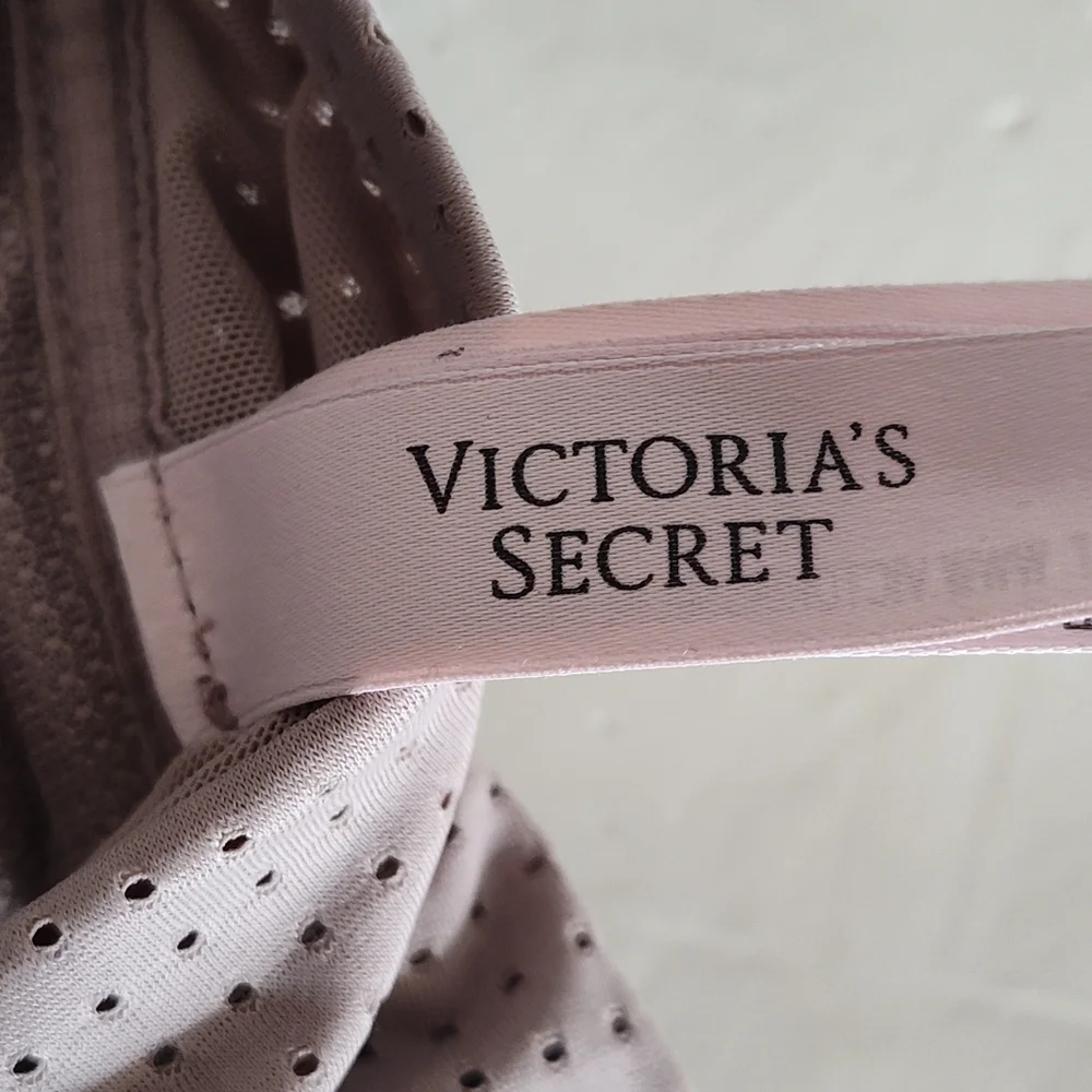 Victoria's Secret VSX Lightweight Mesh Sports Bra | Bare Taupe | 40DD